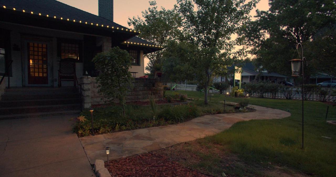 Granbury Gardens Bed And Breakfast Exterior foto